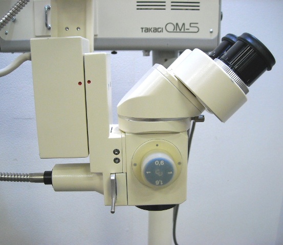 処置用顕微鏡