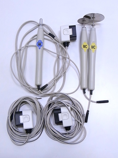 低周波治療器|伊藤超短波|総合電流刺激装置|ES-520|中古医療機器 エム 